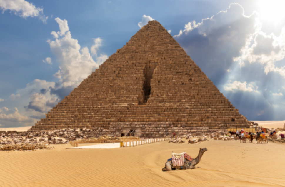 Weiss hole in the pyramid of Menkaure.